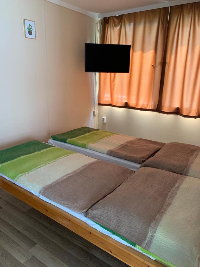 Fenyves Family Rooms And Bungalows Hajdúszoboszló Esterno foto
