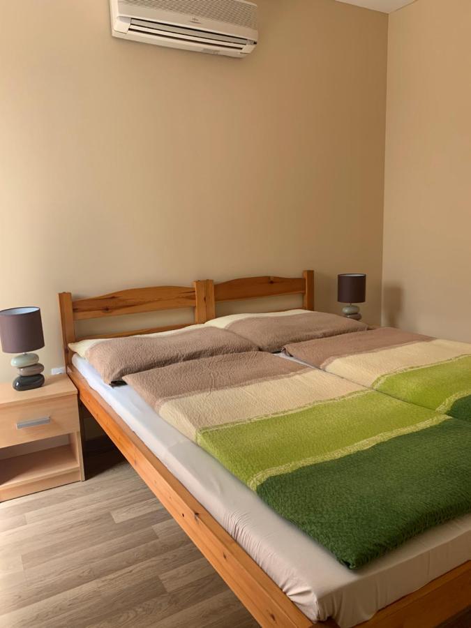 Fenyves Family Rooms And Bungalows Hajdúszoboszló Esterno foto