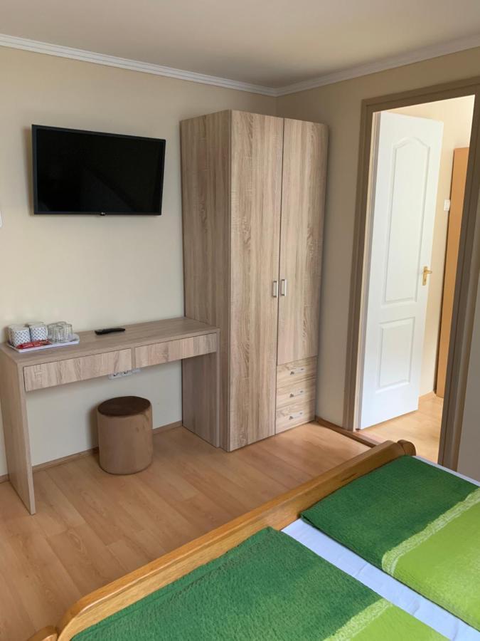 Fenyves Family Rooms And Bungalows Hajdúszoboszló Esterno foto