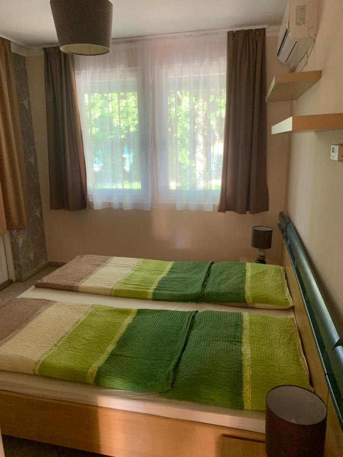 Fenyves Family Rooms And Bungalows Hajdúszoboszló Esterno foto
