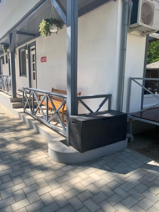 Fenyves Family Rooms And Bungalows Hajdúszoboszló Esterno foto